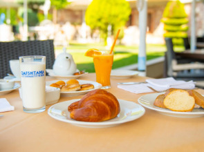 Отель Airport Tirana