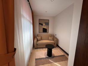 Hotel Elysian Airport