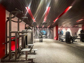 Отель La Green Hotel & Residence Пхукет