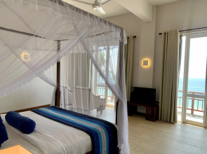 Отель Refresh Blue