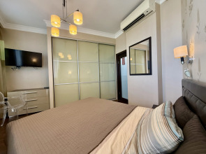 Квартира Волжский бриз Видовая 3-х комнатная на набережной в центре города