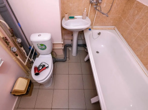 Квартира рядом с Мнтк им. Федорова и Ск Заря