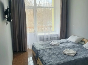 Отель на радужной