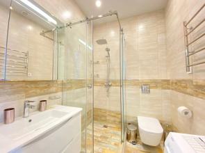 Море квартир уютная студия с панорамными окнами в центре Адлера 2