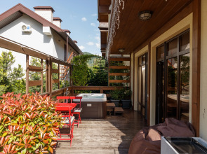 Частный Дом напротив казино с личной парковкой