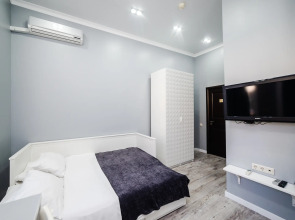 Narodnaya 14s1 (01) Apartments