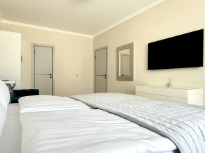 Апартаменты просторные ApartMari Пионерский: на первой линии с выходом на пляж