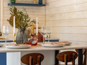 Частный дом в еловом лесу