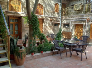 Отель Sasha & Son