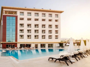 Отель Grand Pasha Kyrenia