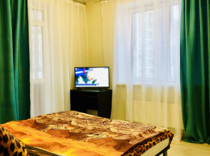 Апартаменты Шикарная двухкомнатная квартира с раздельными комнатами и балконом