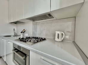 Апартаменты Прекрасная Двухкомнатная Квартира с Видом на Главный Проспект