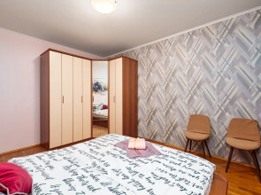 Апартаменты Семейная Квартира на 6 человек м.Домодедовская