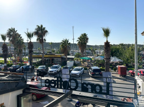 Отель Bed&Breakfast Marina Lora