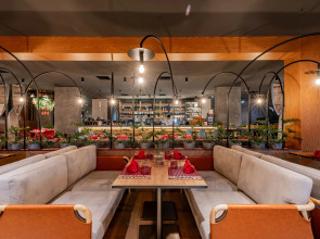 Отель La Green Hotel & Residence Пхукет