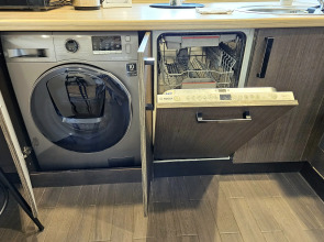 Квартира Неотель на Площади Ленина, рядом Театр Оперы и Балета