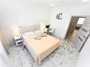 2-к. полноценная квартира, класса люкс, с панорамой на храмовый комплекс