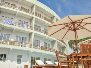 Отель Refresh Blue