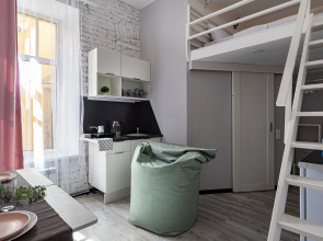 Двухуровневые апартаменты для двоих с видом во двор