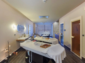 Royal Teos Thermal Resort Clinic & Spa (Halal Hotel)