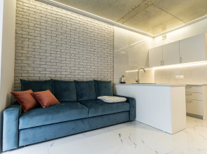 Апартаменты в Совpeмeннoм ЖK в Пяти Минутaх Ходьбы oт Мopя от LеtоApart