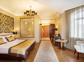 Отель Кристэлла