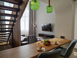 Апартаменты двухуровневые с видом на горы. Жить в Горах.