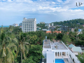 Отель The Up Phu Quoc