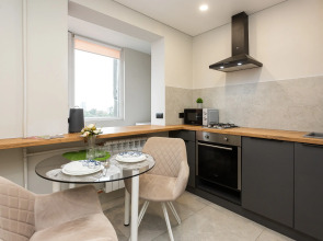 Квартира уютная трехкомнатная с двумя балконами рядом с островом Канта