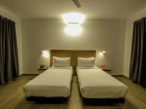 Отель Oceans 7 Ashwem