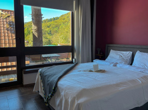 Квартира С отдельной спальней и балконом в центре Поляны