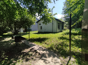 Частный дом у горной реки