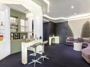 Отель V Hotel Dubai Curio Collection by Hilton