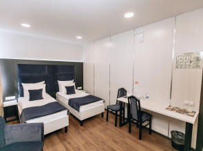 Отель RedFox в центре