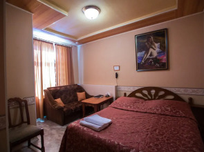 Отель Белое и Черное