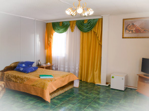 Де-Кастри (Бывш. Пять звезд)