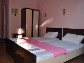 Отель Nine Brothers