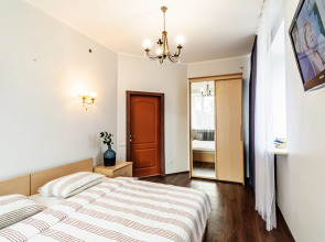 Апартаменты 2-к квартира на Никитинской 108