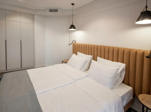 Апартаменты 4Кайф Kristall Apart с видом на море