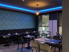 Отель Attaché an der Messe