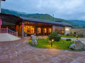 Частный Дом в Горах с Бассейном