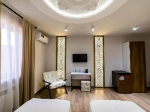 Отель Khans Palace