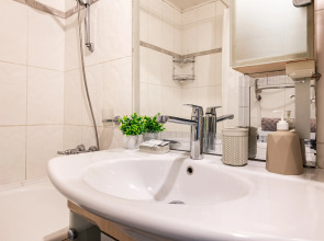 Квартира Двухкомнатная Natali apart у метро Академика Янгеля