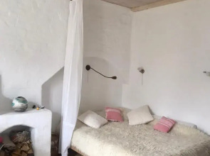 Апартаменты возле пляжа с красивым садом