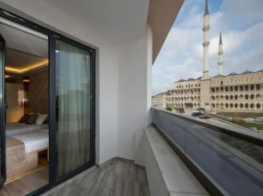 Luxury Airport Hotel by Zazzoni