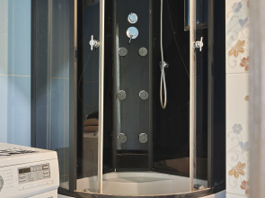 Квартира Комфортное Жилье в Центре Города с Видом на Реку Булак