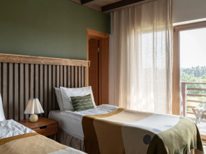 Отель Forest Hills Golf Resort by Moss