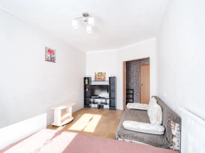 Квартира Островского 75/1