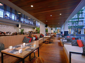 Отель Neo+ Kuta Legian