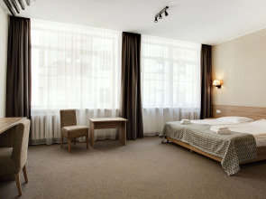 Отель Old Town Trio